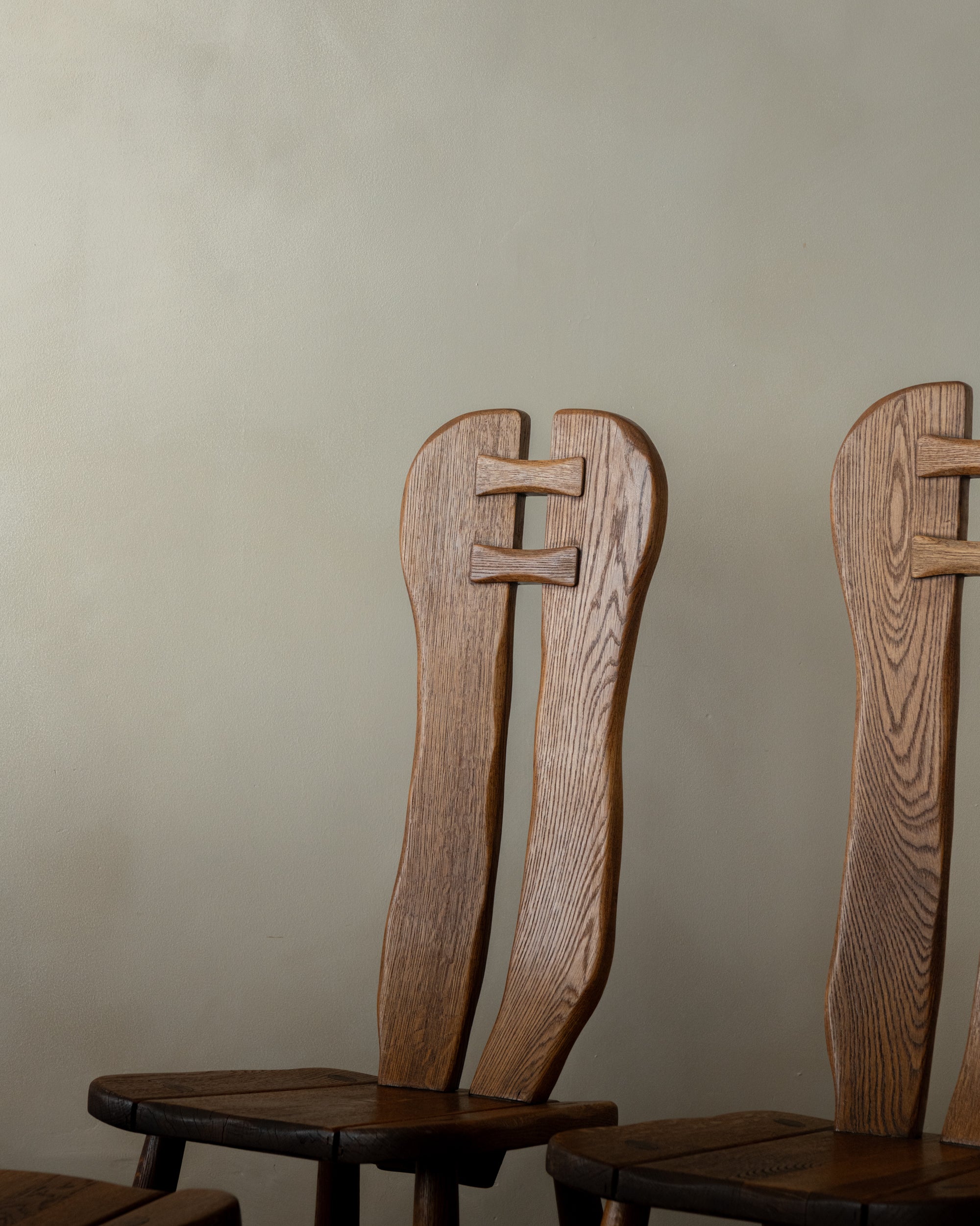 Brutalist Oak Dining Chairs with Sculptural High Backs by De Puydt, 1960s, Set of 4