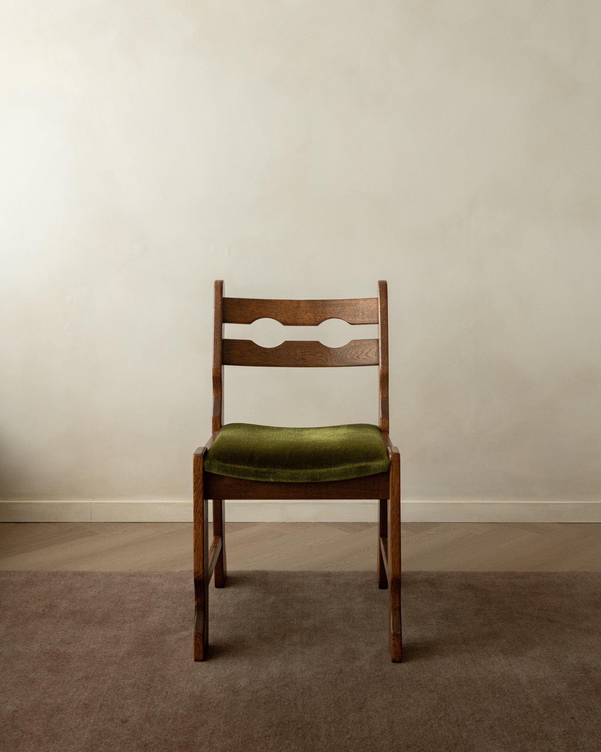 Brutalist Oak Razorback Dining Chairs with Green Velvet, 1970s, Set of 4