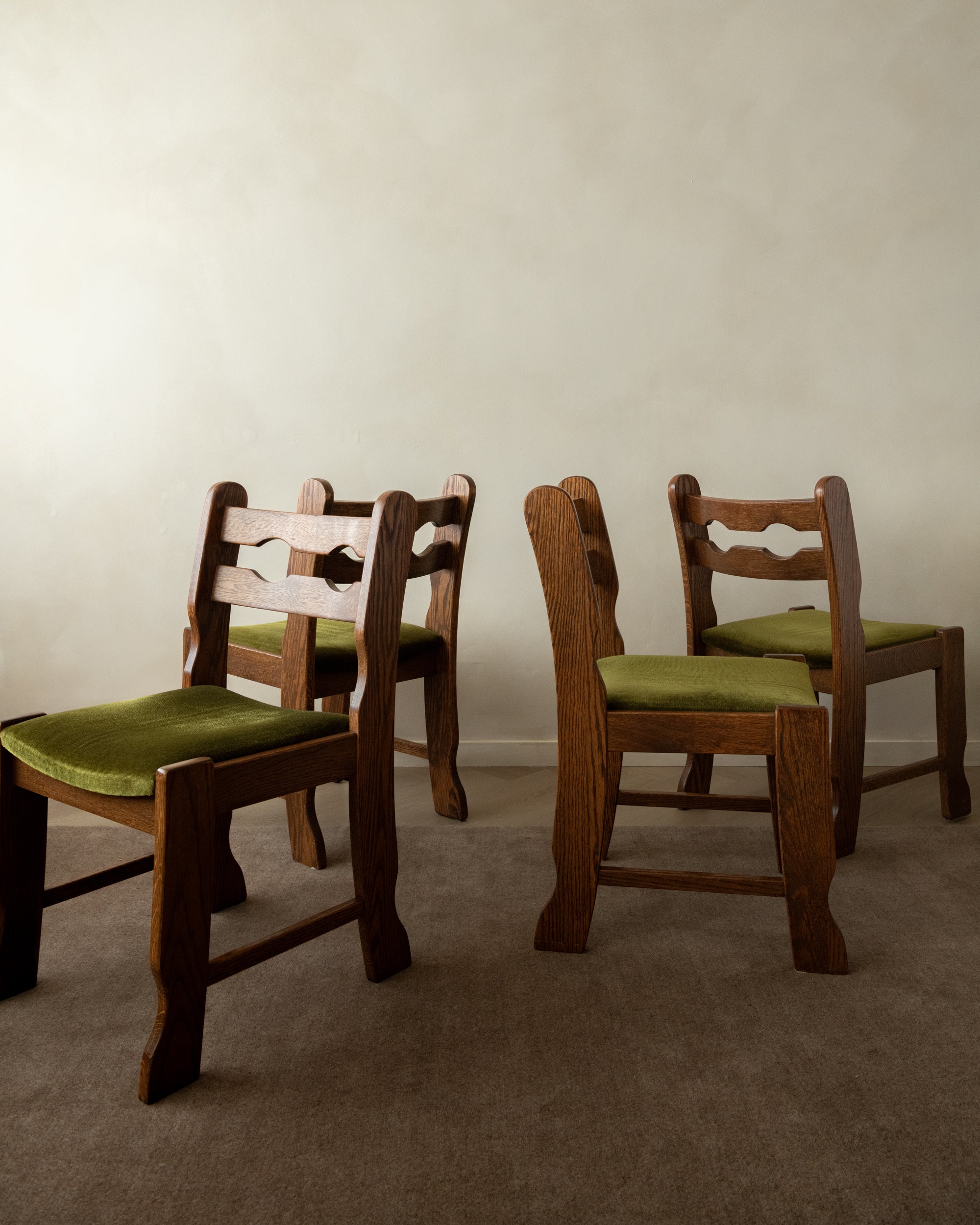 Brutalist Oak Razorback Dining Chairs with Green Velvet, 1970s, Set of 4