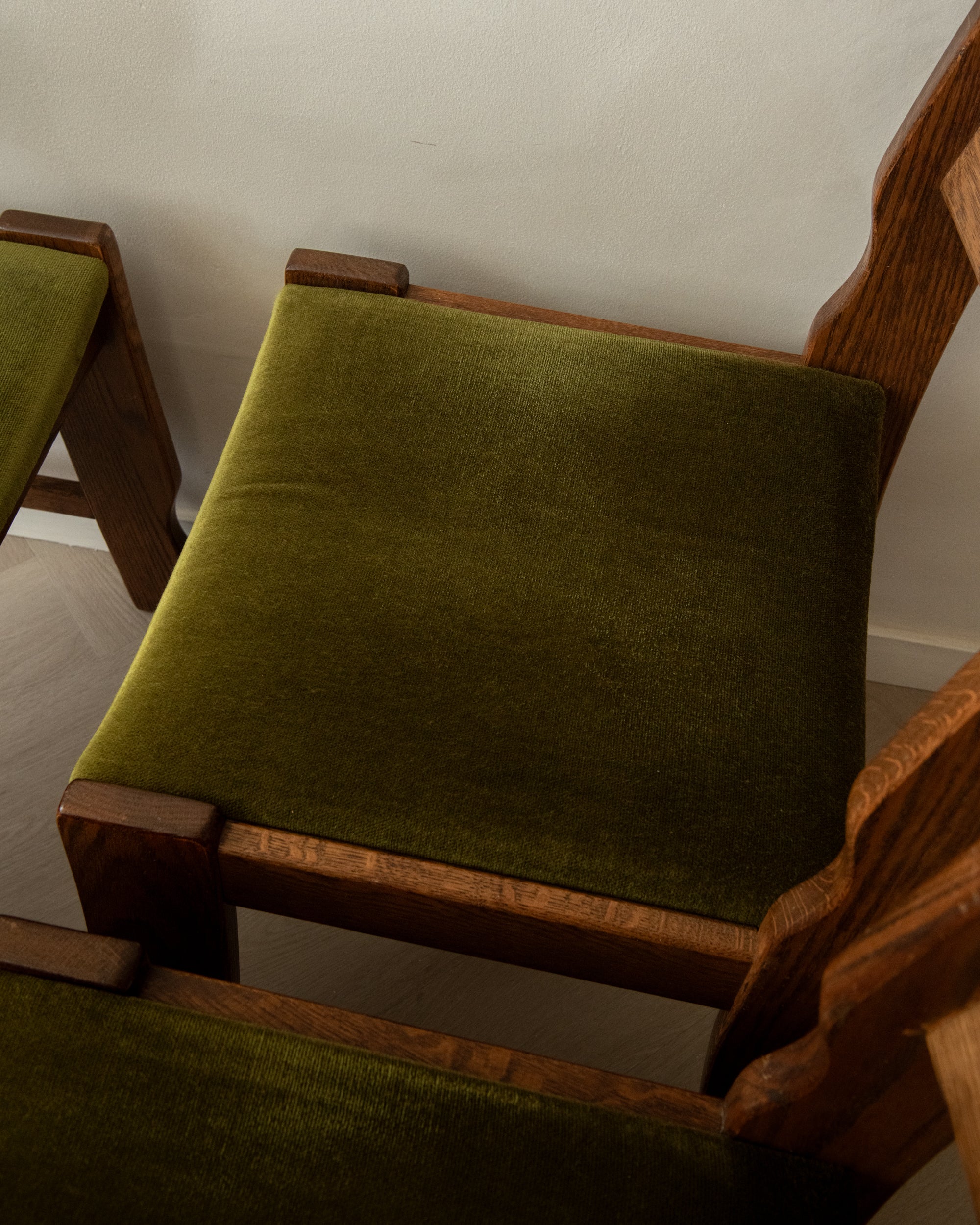 Brutalist Oak Razorback Dining Chairs with Green Velvet, 1970s, Set of 4