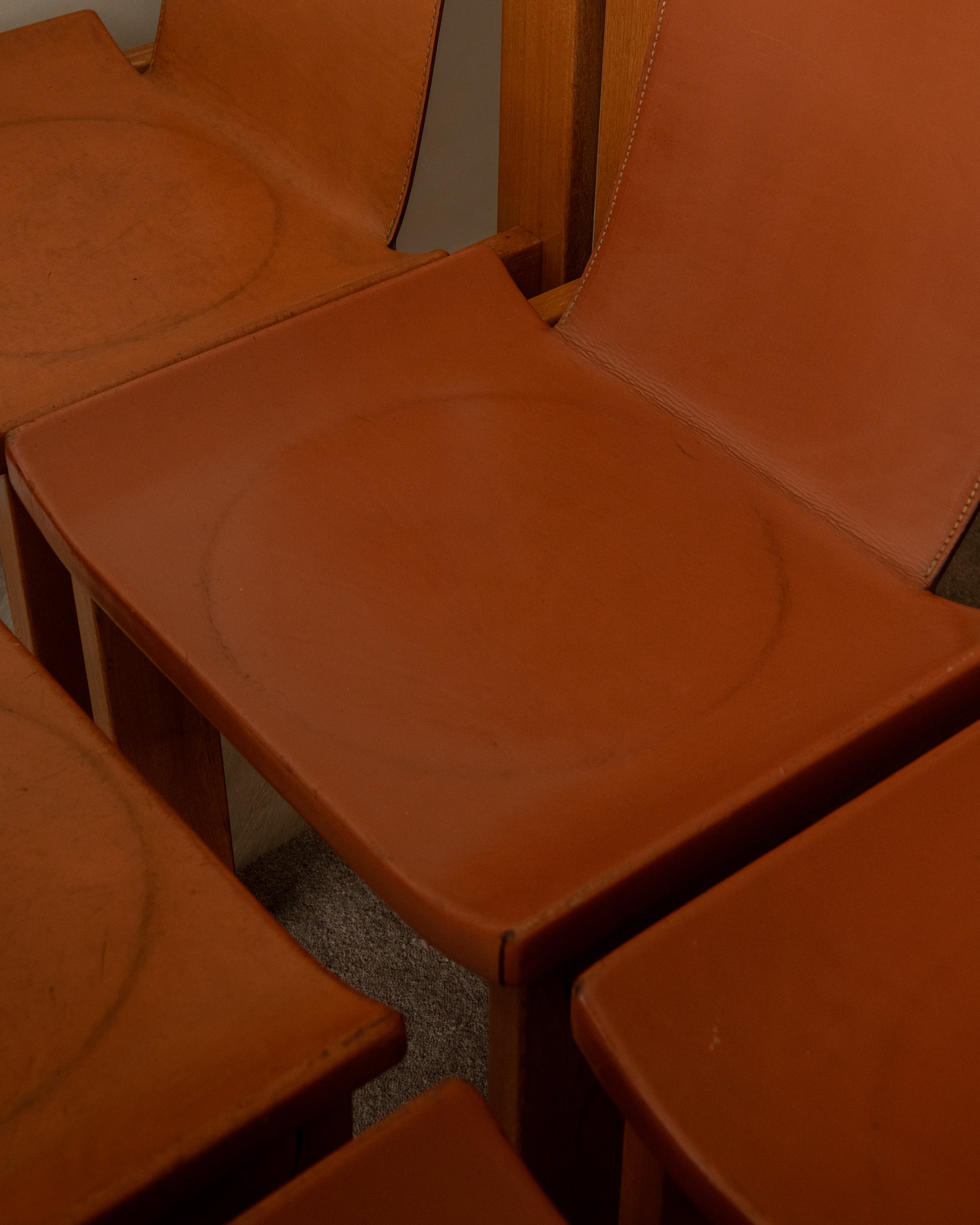 Brutalist Elm and Leather Dining Chairs by Giovanni Luigi Gorgoni for Roche Bobois, 1970s, Set of 7