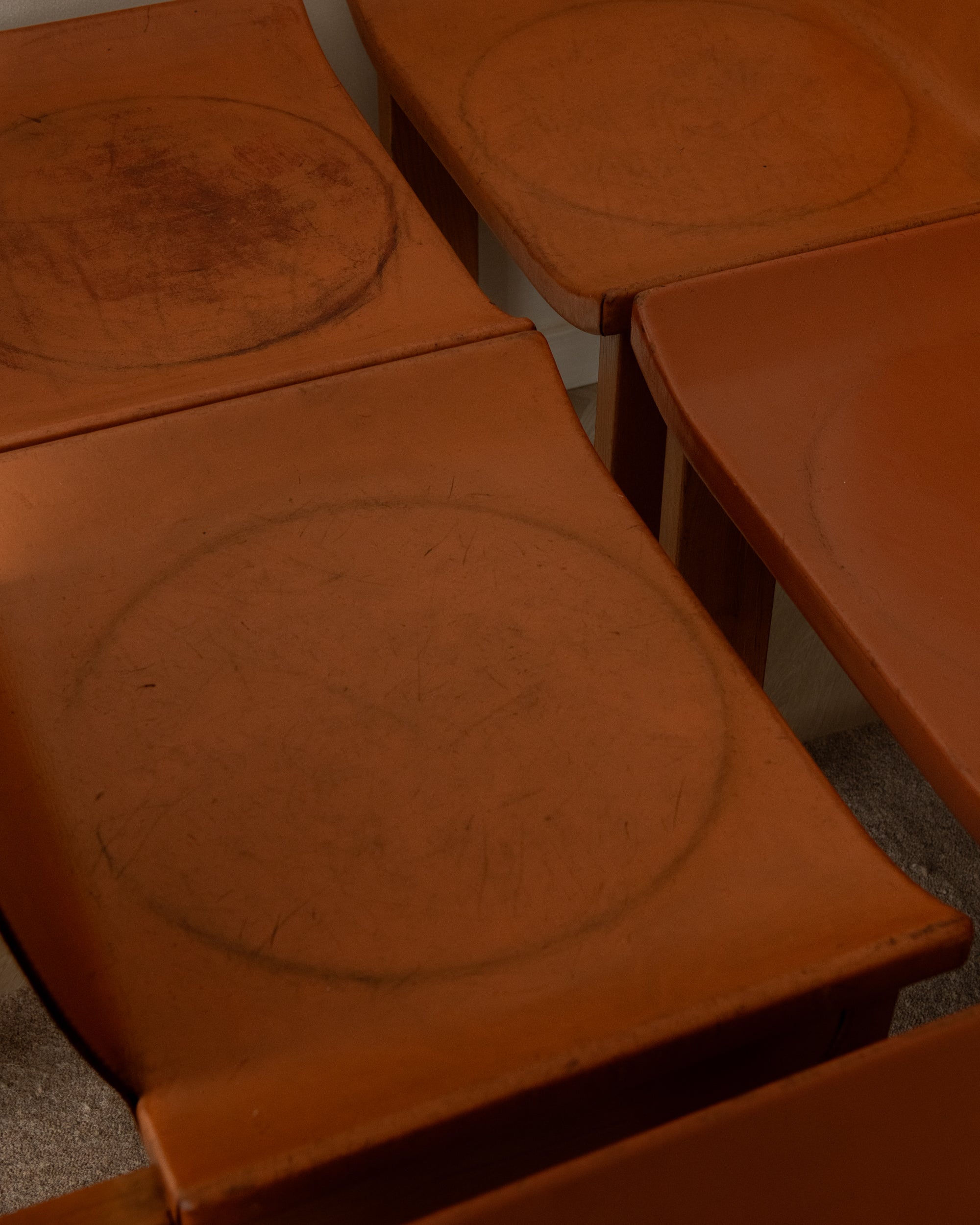 Brutalist Elm and Leather Dining Chairs by Giovanni Luigi Gorgoni for Roche Bobois, 1970s, Set of 7