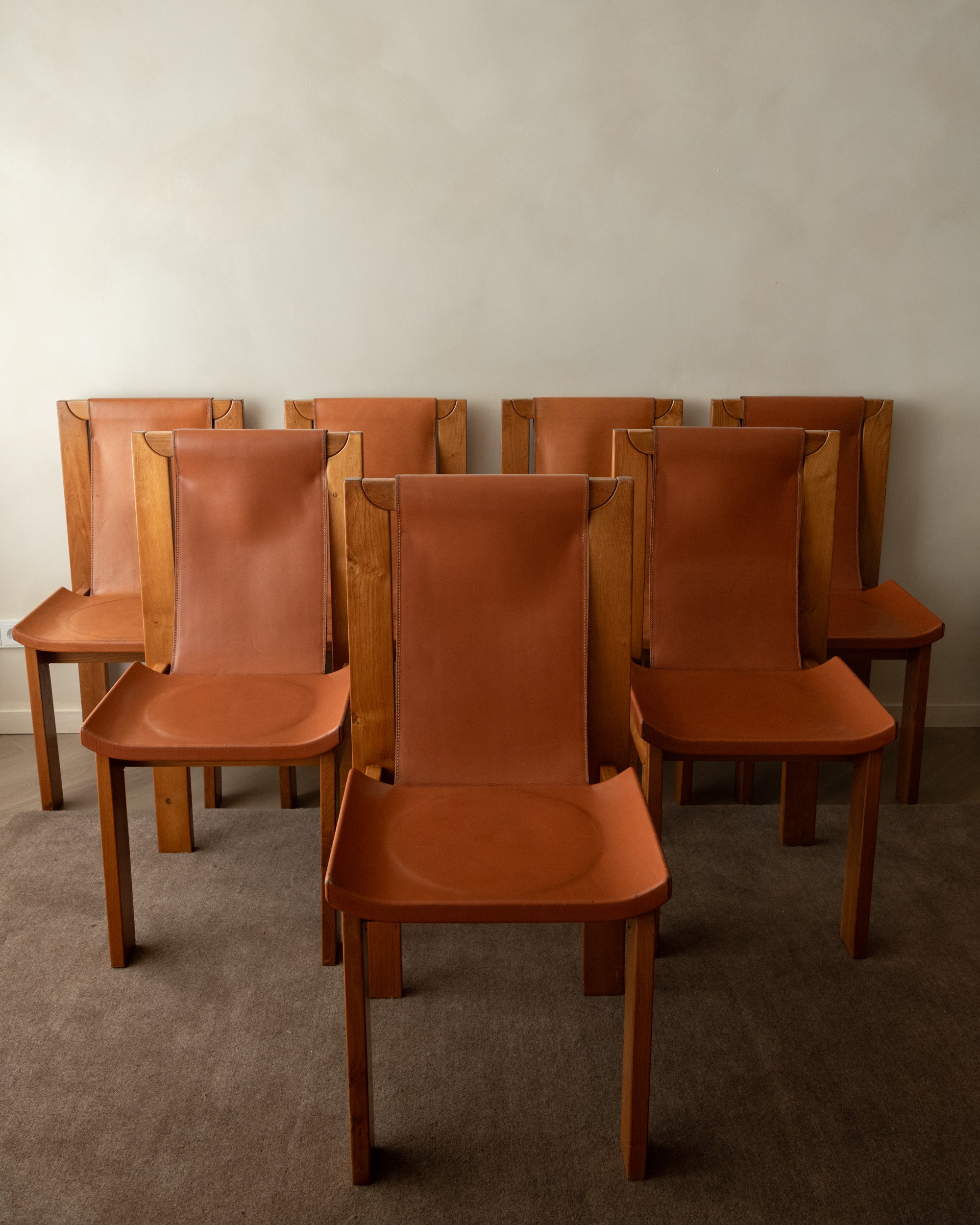 Brutalist Elm and Leather Dining Chairs by Giovanni Luigi Gorgoni for Roche Bobois, 1970s, Set of 7