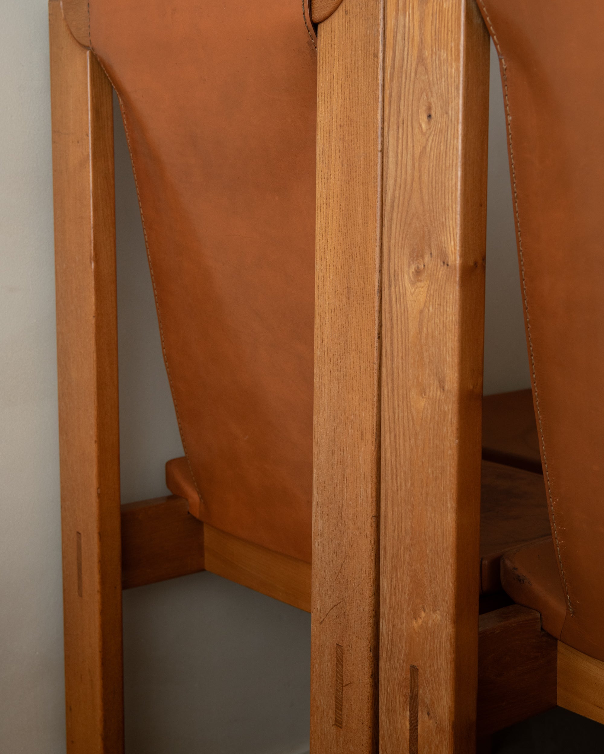 Brutalist Elm and Leather Dining Chairs by Giovanni Luigi Gorgoni for Roche Bobois, 1970s, Set of 7