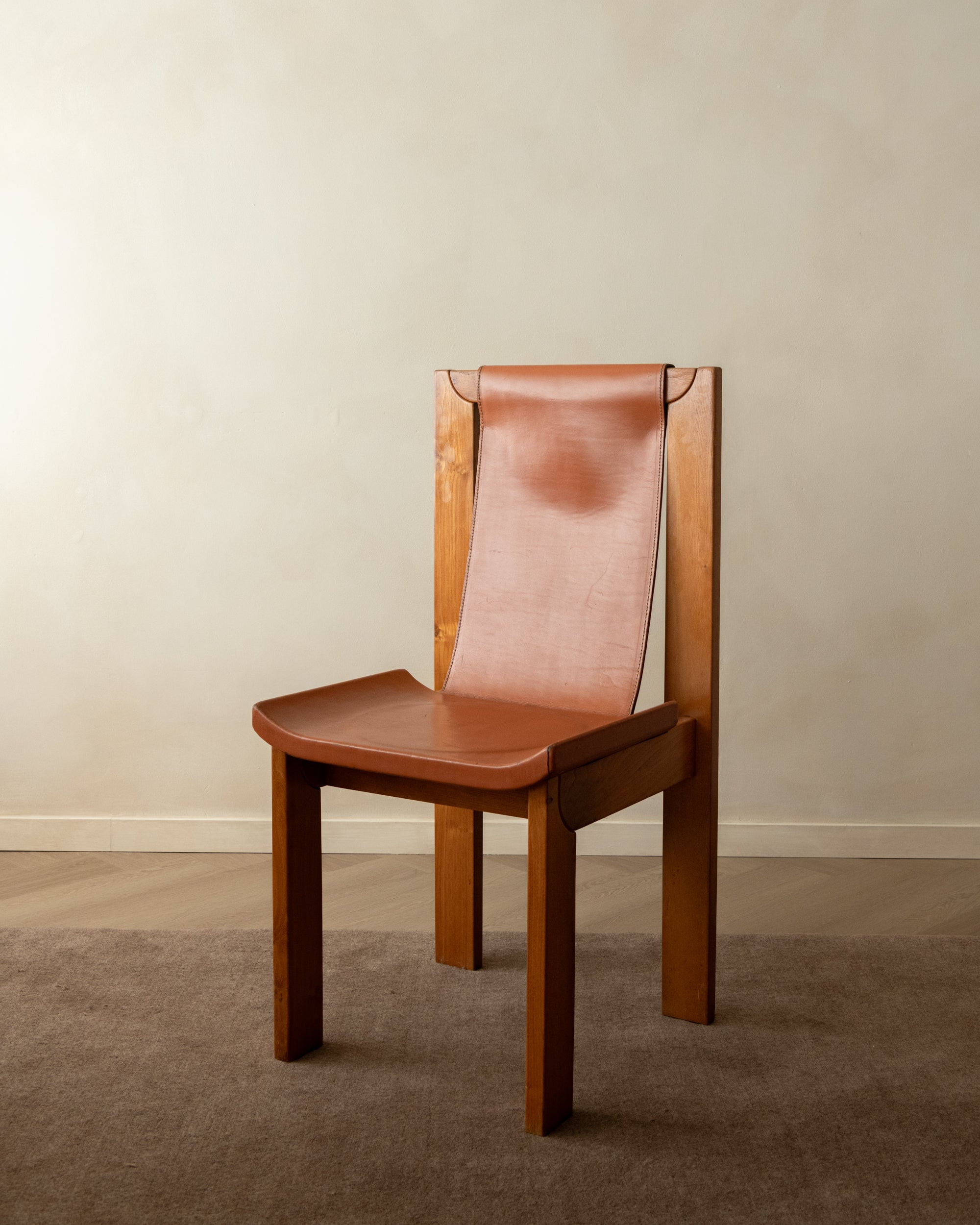 Brutalist Elm and Leather Dining Chairs by Giovanni Luigi Gorgoni for Roche Bobois, 1970s, Set of 7