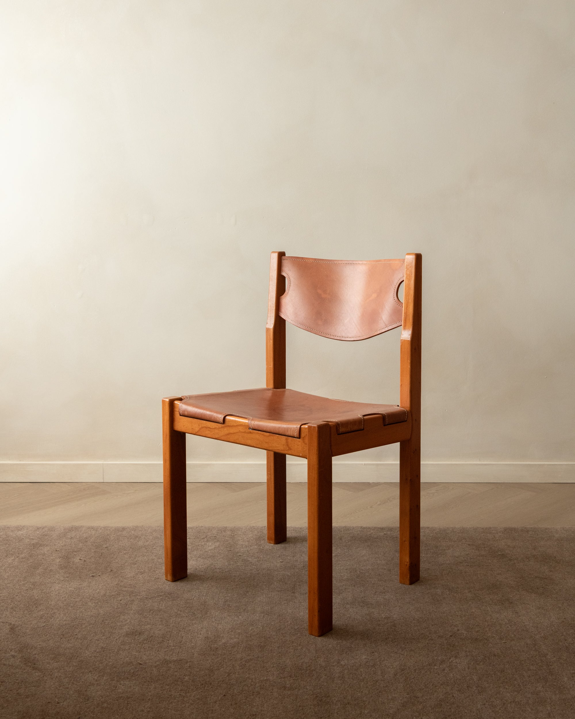 Brutalist Elm and Leather Dining Chairs by Maison Regain, 1970s, Set of 4