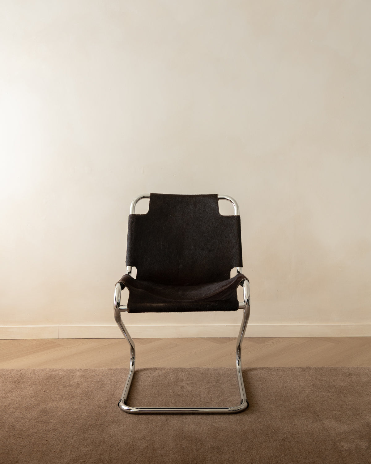 Italian Chrome and Cowhide Cantilever Dining Chairs, 1970s, Set of 4