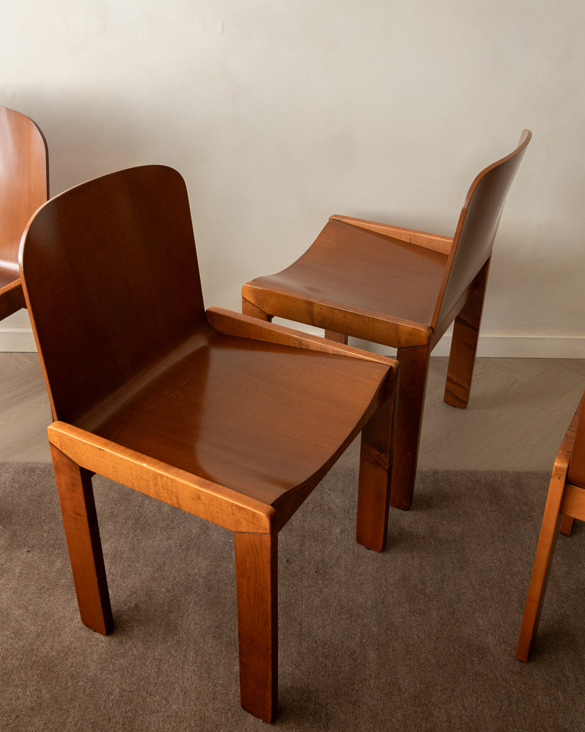 Italian Plywood Dining Chairs Attributed to Molteni, 1970s, Set of 4