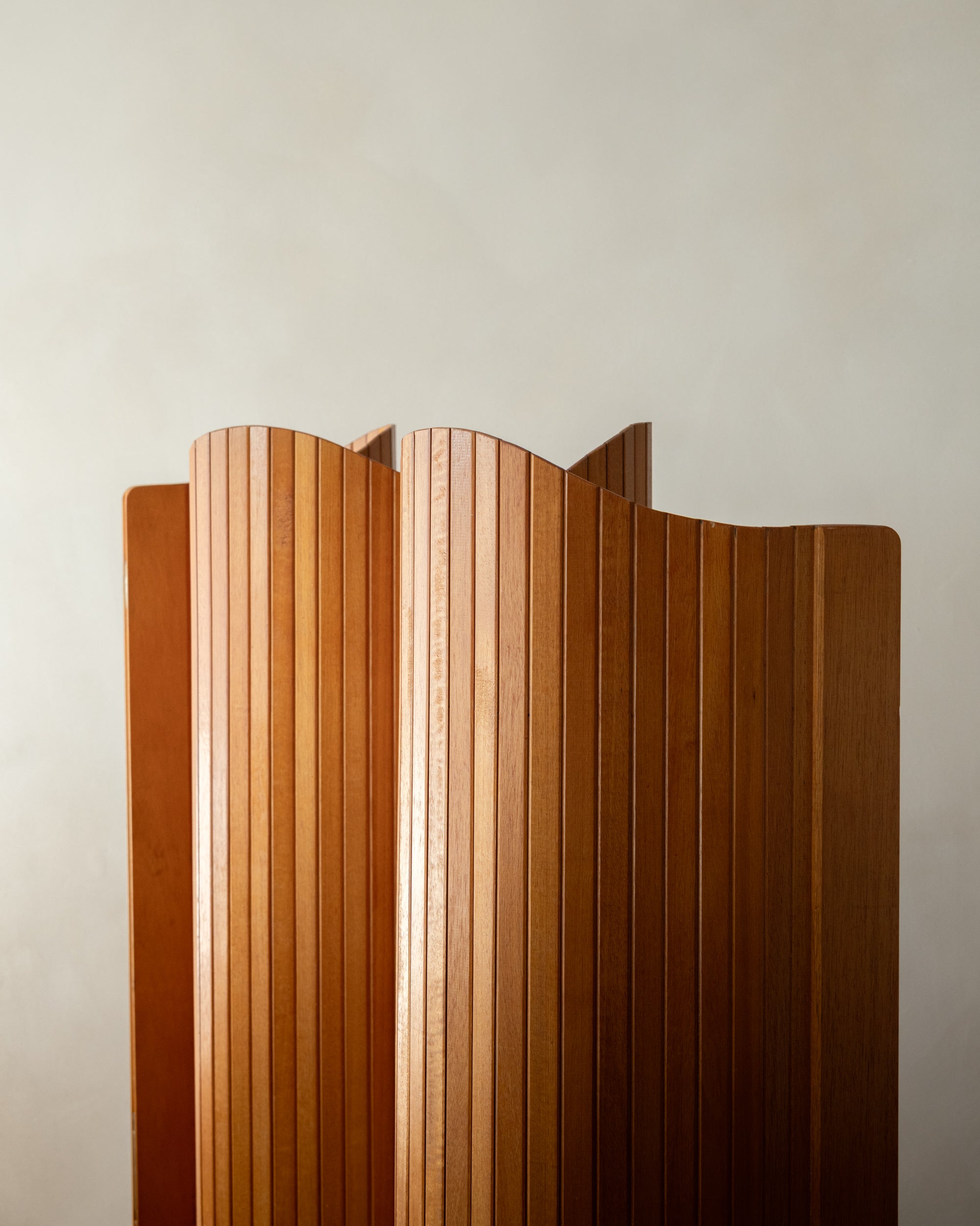 French Art Deco Pine Tambour Room Divider by Jomain Baumann, 1930s